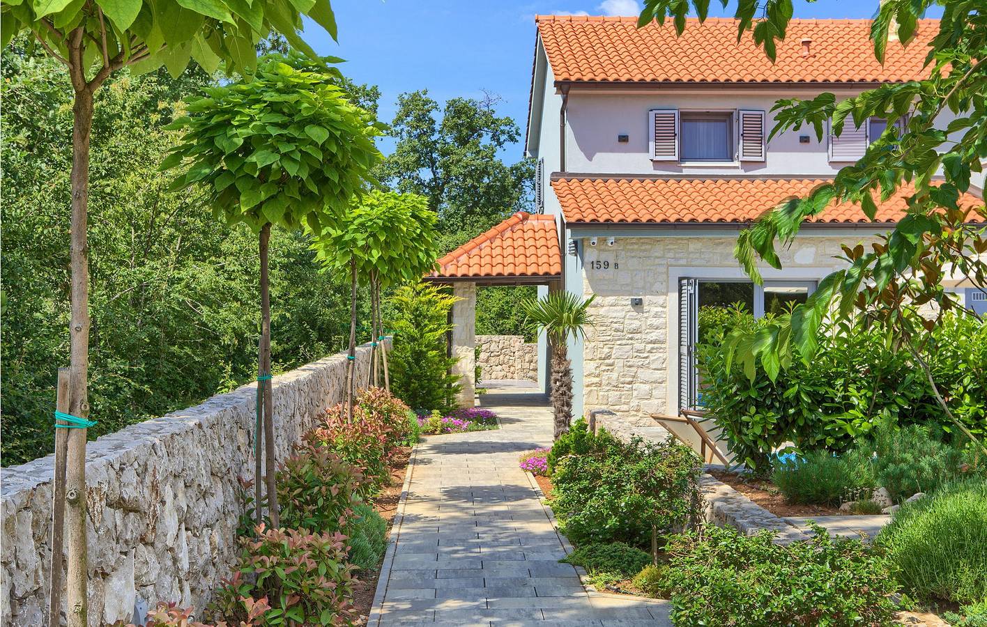 Gemütliche 2-Zimmer-Wohnung mit Pool in der Nähe des Stadtzentrums von Kras in Dobrinj, Krk