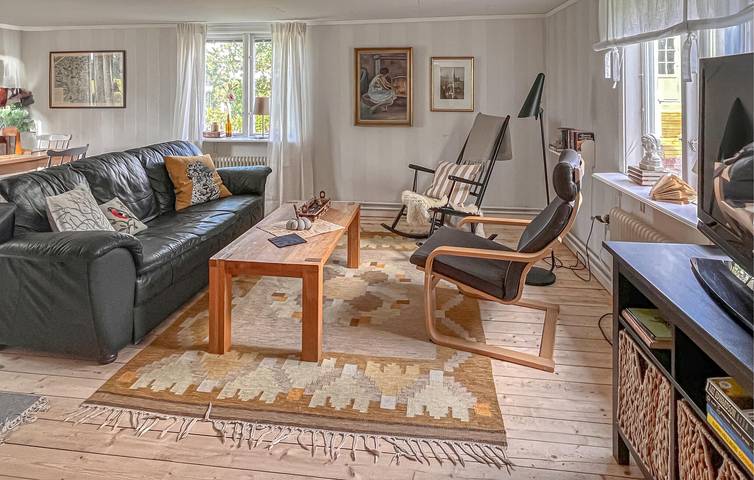 Hus för 8 Personer med trädgård in Ydre