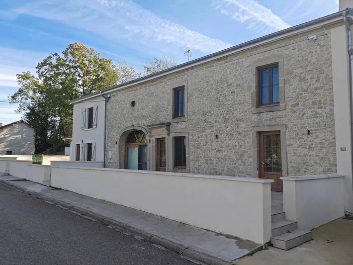 Location de vacances pour 8 personnes, avec jardin et sauna dans Ainvelle