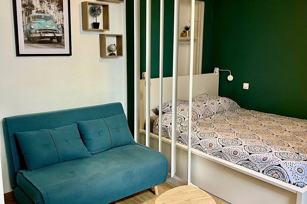 Entire apartment, Studio Océan Remblai in Les Sables-d'Olonne, Vendée