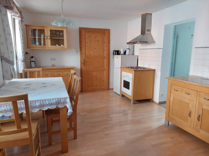 Privatzimmer für 3 Personen, mit Balkon und Terrasse sowie Garten und Pool in Weinviertel - 2