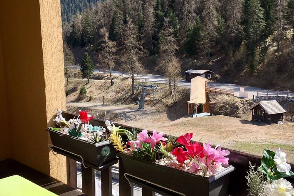 Entire apartment, Studio on the slopes with mountain views in Valdeblore, Nice region