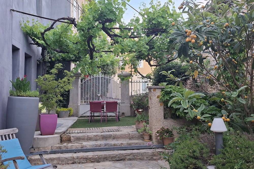 Apartamento entero, Estudio-Premium-Baño con bañera-Terraza in Rasteau, Vaucluse