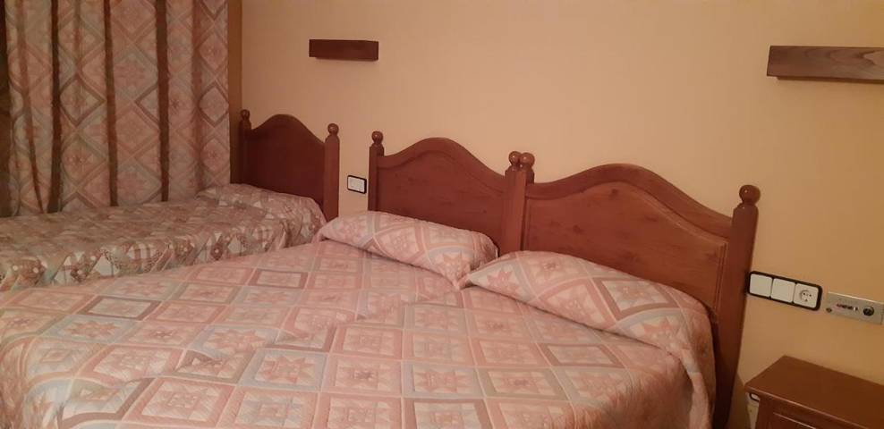 Casa rural para 3 personas, con terraza en Boca de Huérgano - 2