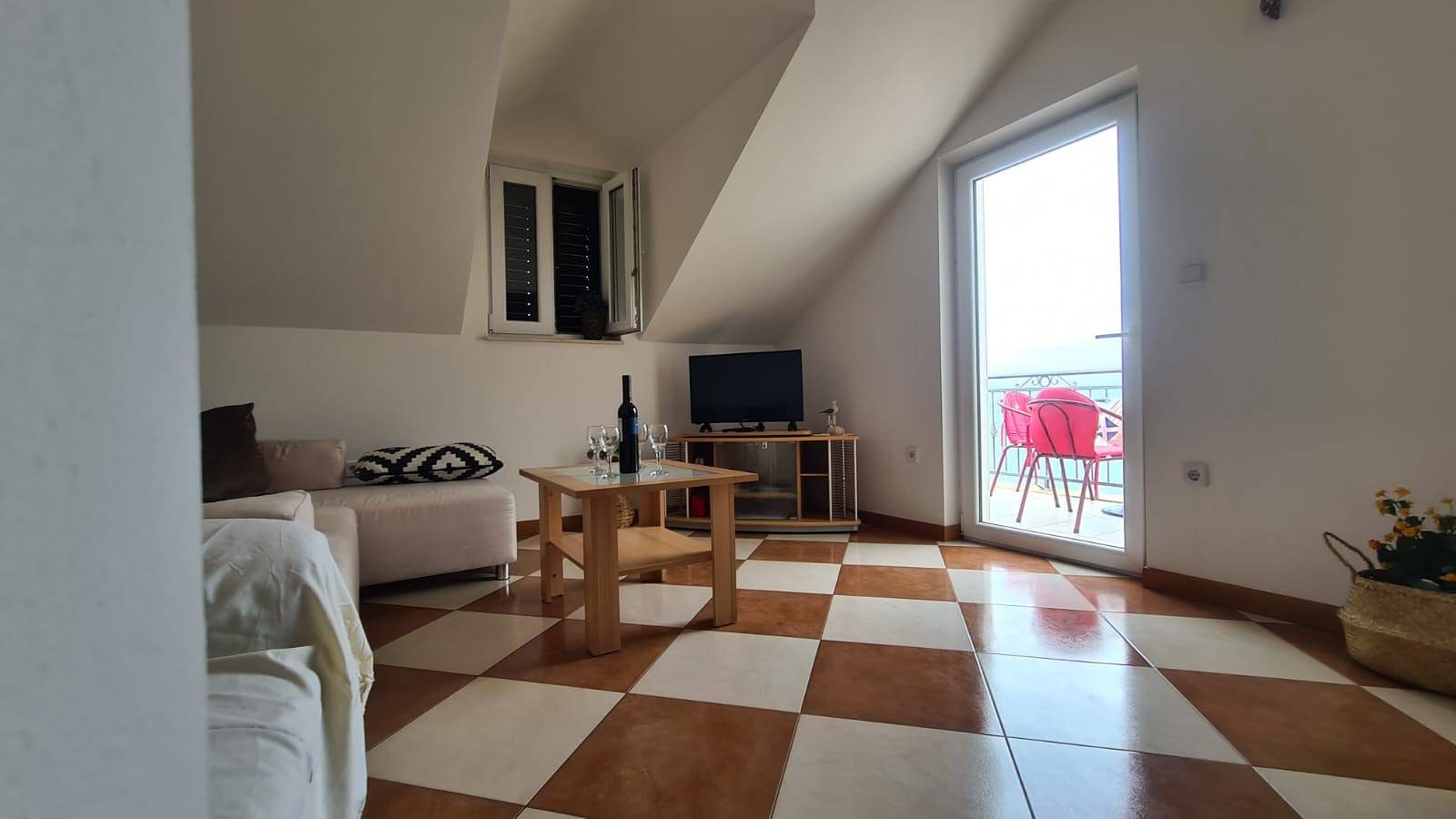 Ganze Wohnung, Zwei-Zimmer-Wohnung Bašković A3 auf der Insel Brač in Supetar, Brac