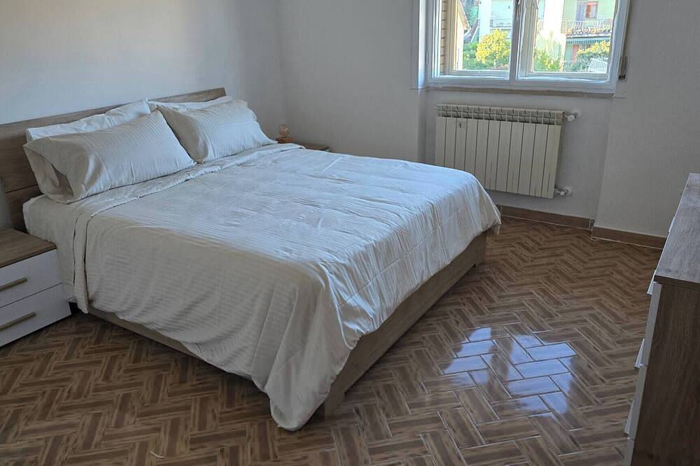 Entire apartment, Lakeview Balcony Apartment in Bolsena in Bolsena, Lake Bolsena