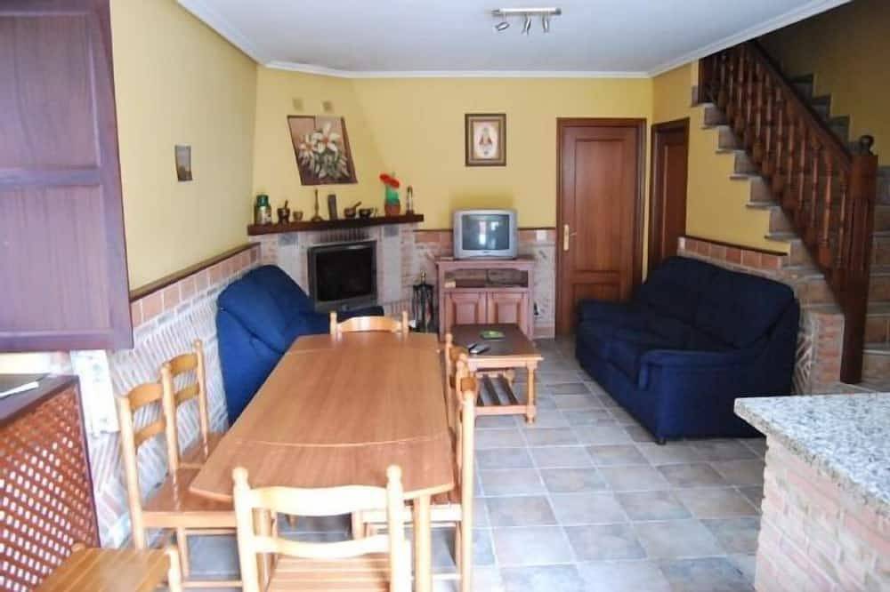 Casa rural (alquiler íntegro) El Colladín para 9-10 personas in Tielve, Cabrales