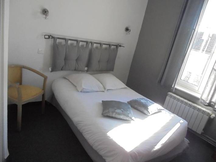 Hôtel pour 2 personnes, avec Terrasse à Givry-en-Argonne