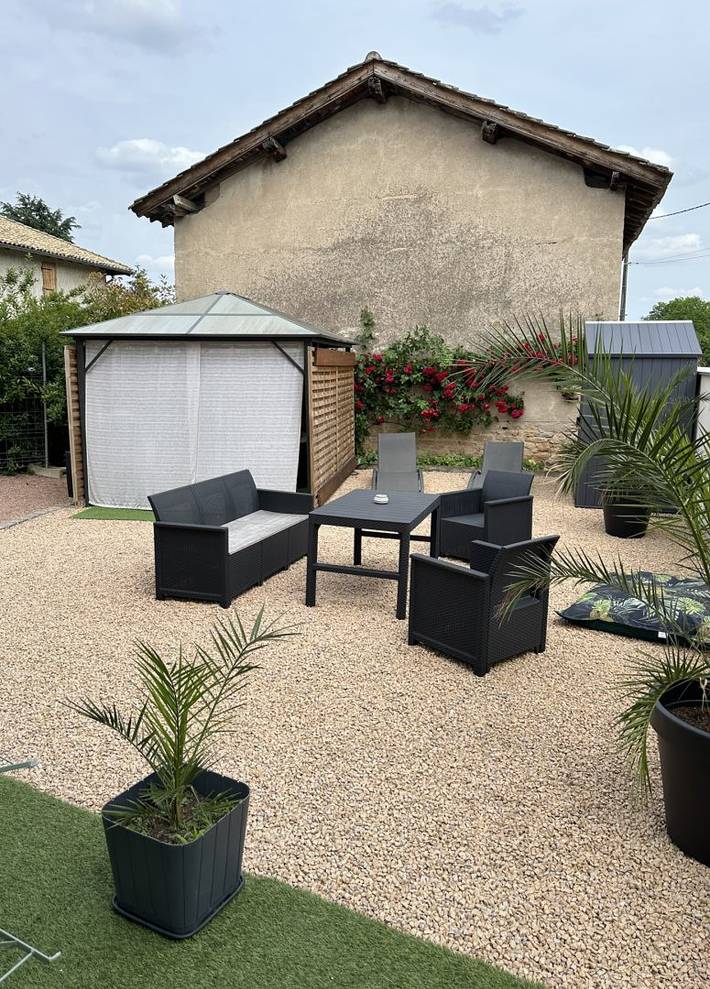 Gîte pour 5 personnes, avec jacuzzi ainsi que terrasse et jardin, animaux acceptés dans l' Ain - 4