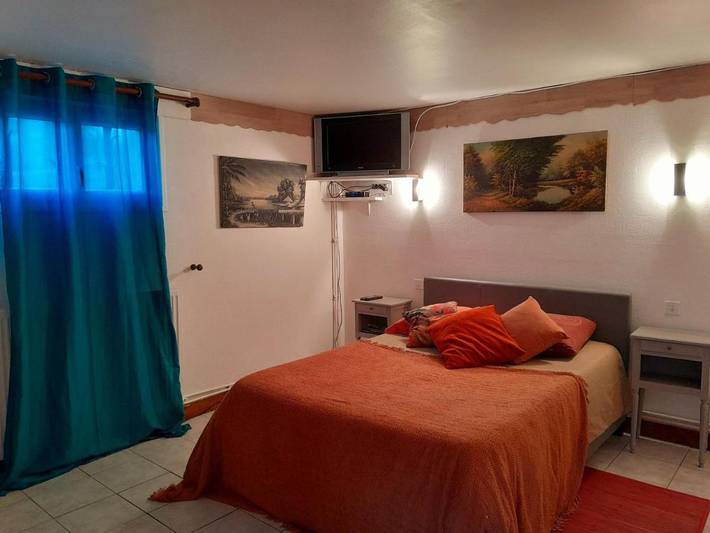 Maison d’hôte pour 4 personnes, avec piscine ainsi que vue et jardin à Le Buisson-de-Cadouin - 2