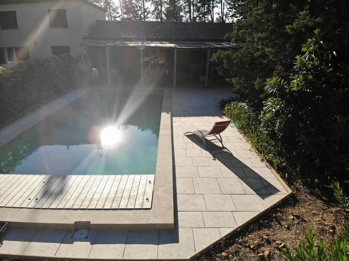 Location de vacances pour 6 personnes, avec piscine ainsi que terrasse et vue à Meynes - 2