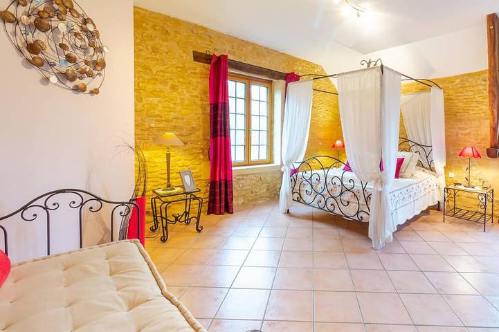 Chambre d’hôte pour 3 personnes, avec jardin à Saint-Amand-de-Coly - 3