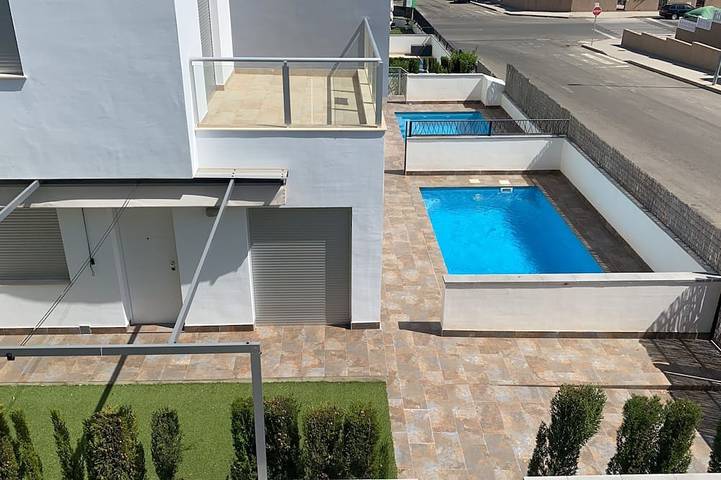 Villa pour 8 personnes, avec piscine et jardin - 1