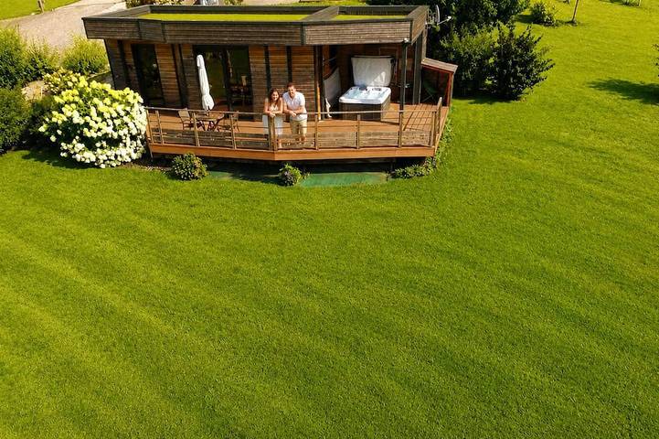 Gîte pour 2 personnes, avec jacuzzi ainsi que terrasse et jardin