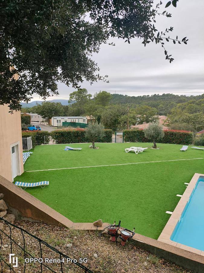 Location de vacances pour 4 personnes, avec terrasse ainsi que piscine et vue à Forcalqueiret - 4