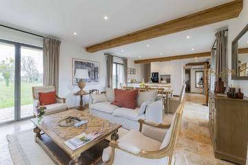 Gîte pour 8 personnes, avec piscine ainsi que jardin et terrasse à Cricquebœuf