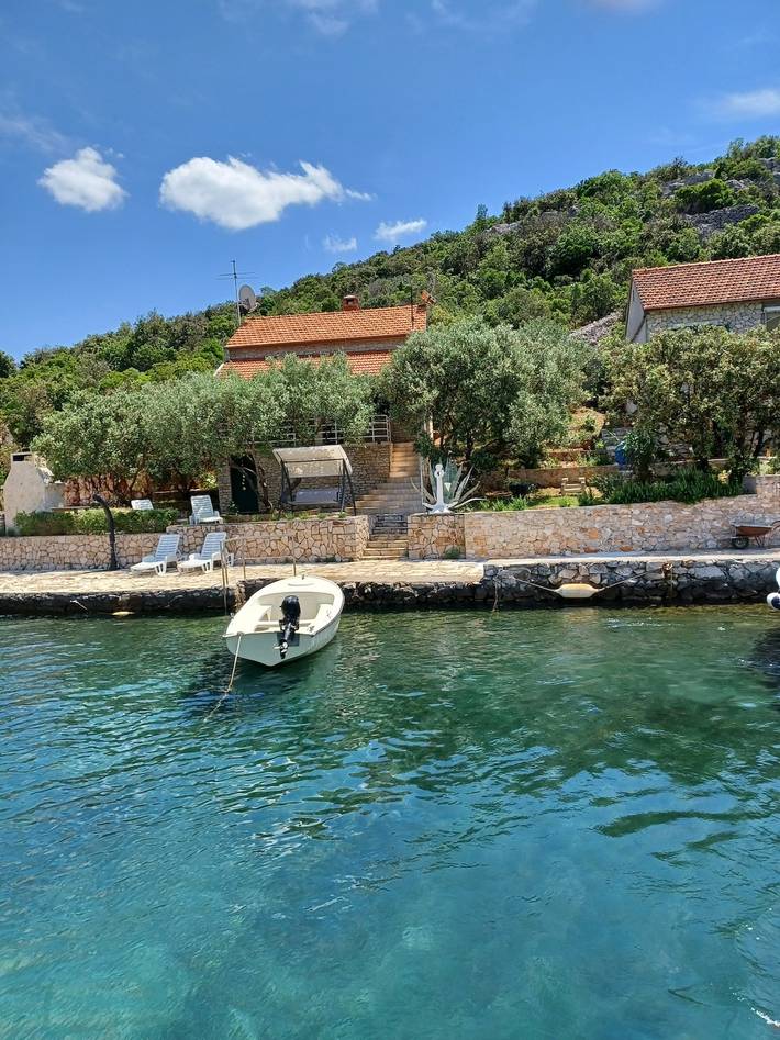 Ferienhaus für 4 Personen, mit Terrasse in Tkon