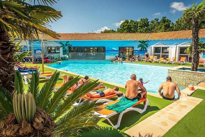 Camping für 4 Personen, mit Kinderpool und Sauna auf Île d'Oléron - 2