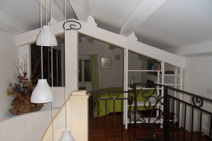 Location de vacances pour 2 personnes, avec jardin ainsi que terrasse et piscine à Pontevès - 2