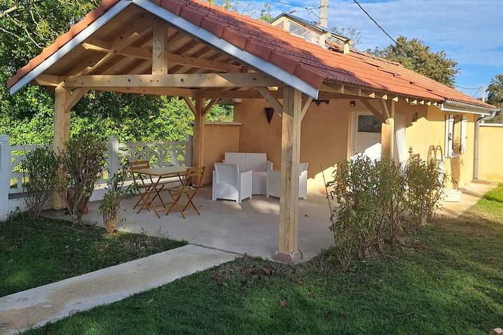 Gîte pour 2 personnes, avec jardin dans Saint-Paul-de-Varax