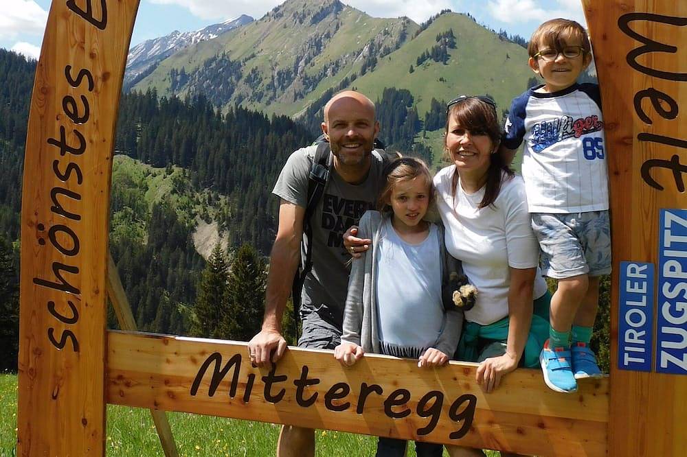 Ganze Wohnung, Ferienwohnungen Haus Almrausch - Almwiese in Bichlbach, Ammergauer Alpen (Österreich)