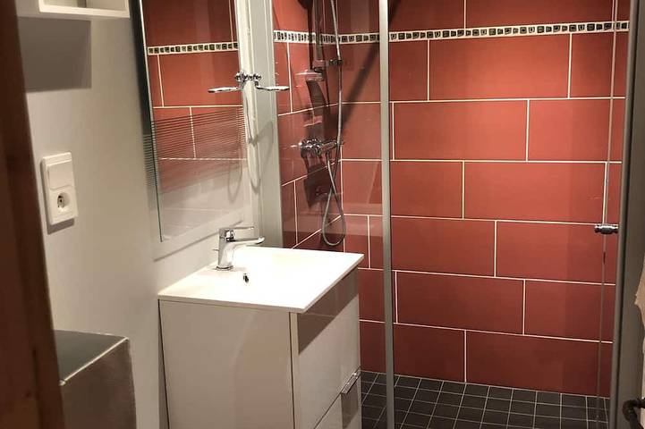 Gîte pour 6 personnes, avec piscine et jardin à Rosières - 4