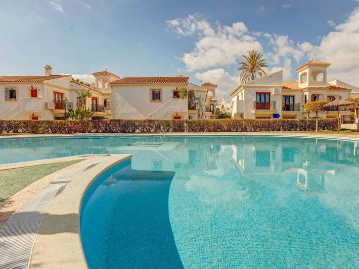 Gîte pour 6 personnes, avec piscine ainsi que balcon et jardin, adapté aux familles à Vera - 3