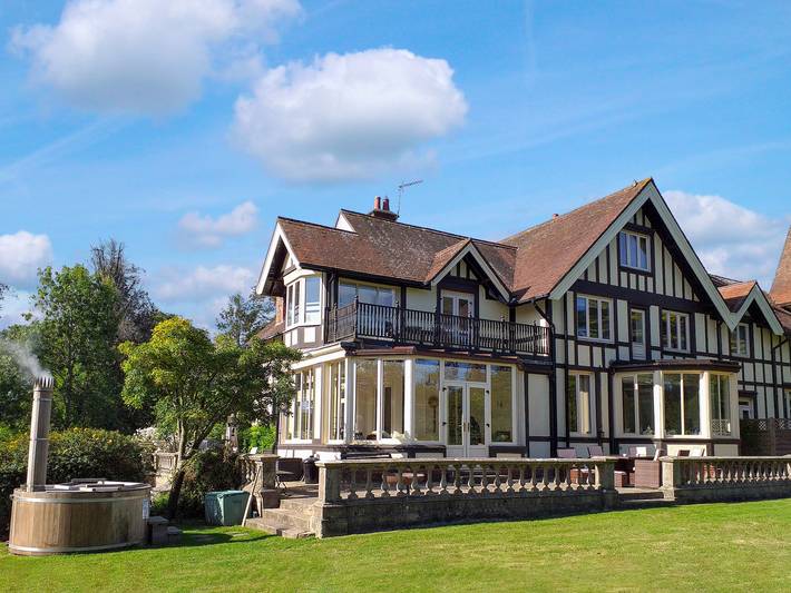 Cottage for 14 people, with garden on the Isle of Wight