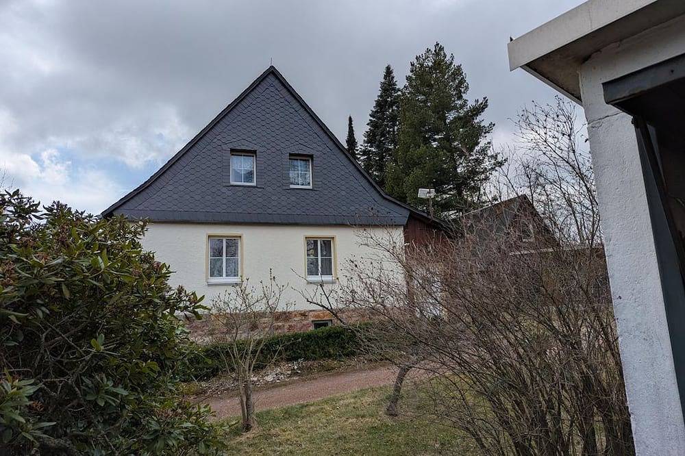 Ferienhaus \"Ferien am Waldrand\" - Gemütliche Ferienwohnung 70qm am Waldrand in Altenberg, Osterzgebirge