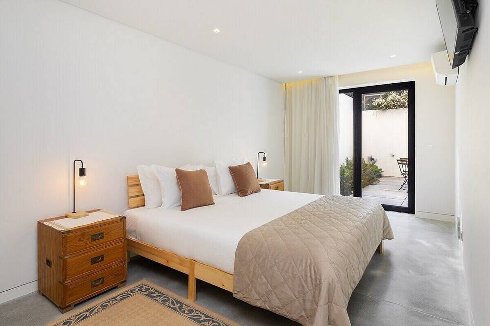 Ganze Wohnung, Beachside bliss: Carcavelos 1Br w/patio & parking in Carcavelos e Parede, Costa de Lisboa