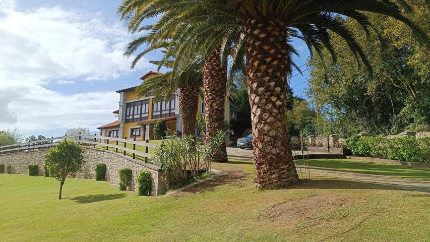 Casa rural para 8 personas, con jardín además de sauna y jacuzzi en Comarca de Oriente