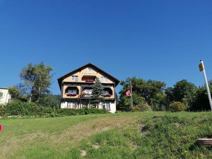 Gasthof Edelweiss - Einbettzimmer mit Minibar in Semmering, Wiener Alpen in Niederösterreich
