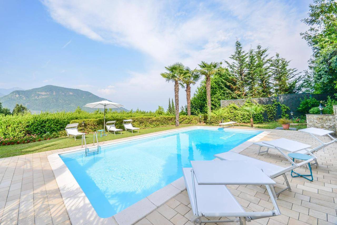 Villa Europa in Salò, Prealpi Gardesane
