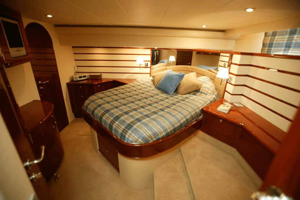 Rent motor yacht neptunus 56 fly in Split Croatia in Split, Split-Dalmatien