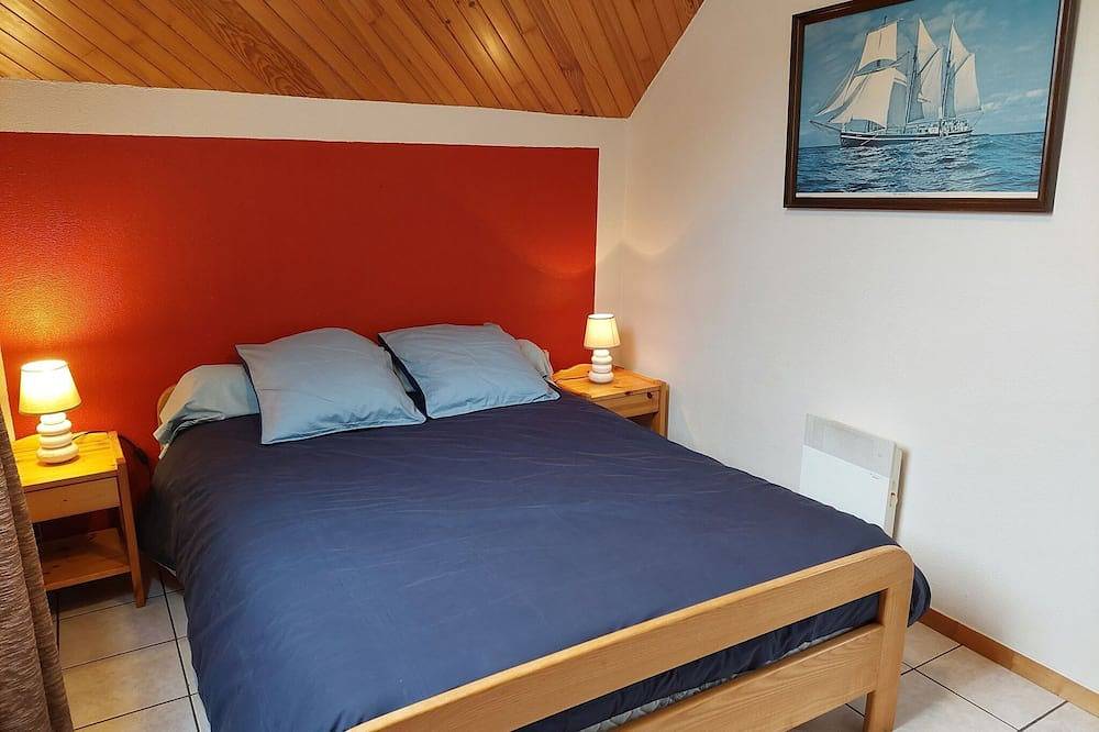 Stone House in Brittany near Sandy Beaches in Landéda, Brest region