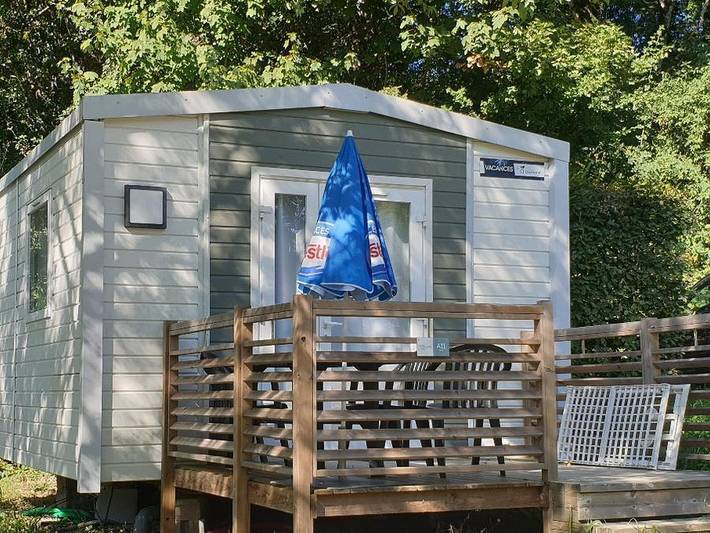 Camping pour 3 personnes, avec bassin pour enfant dans le Jura - 2