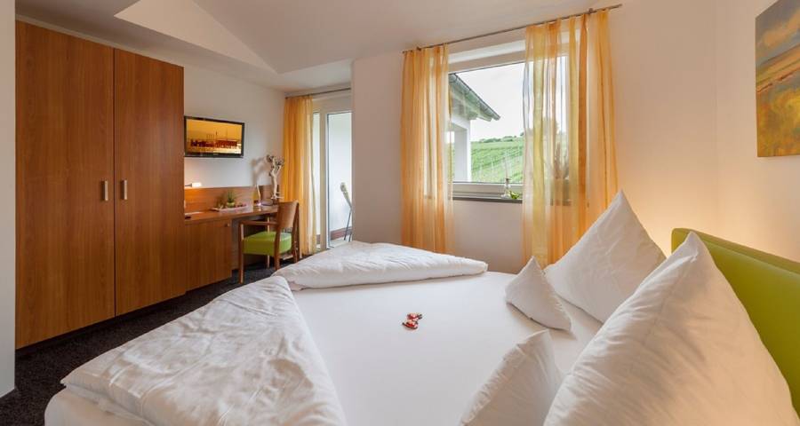 Ferienwohnung für 2 Personen, mit Balkon und Garten in Hagnau am Bodensee