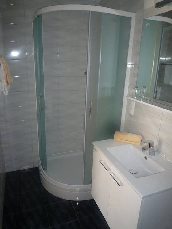 Geheel vakantieappartement, Resindenz Benni mit beheiztem grossem Pool in Medulin City, Medulin