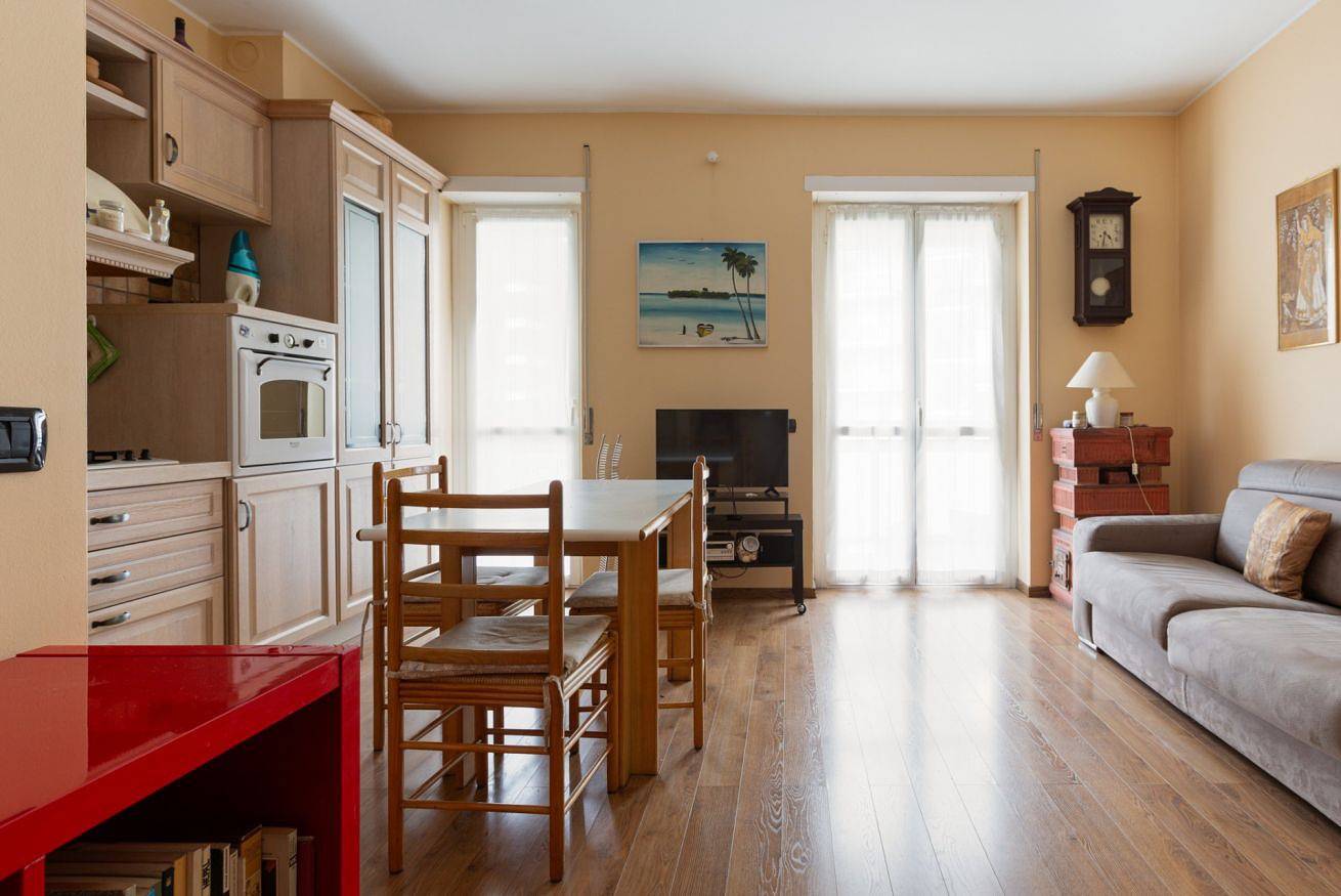 Entire apartment, Bande Nere M1 Comfy Apt. with Balcony in Milan, Milan Province