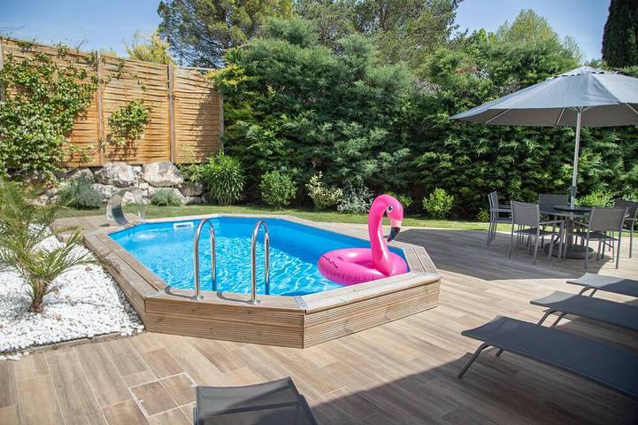 Chalet para 6 personas, con jardín además de terraza y piscina - 1