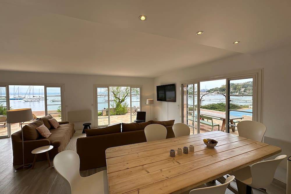 Rent house on the island of Porquerolles with exceptional location 6 sleeps in Porquerolles