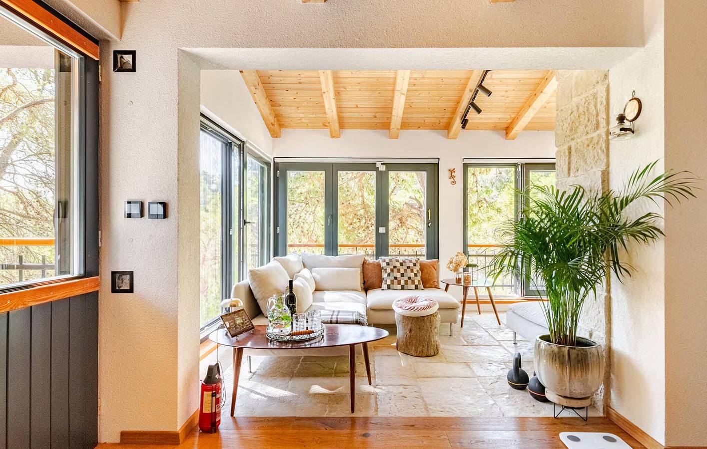 Gemütliche 1-Zimmer-Wohnung mit Pool, in der Nähe der Küste und des Stadtzentrums in Grohote in Rogac, Solta