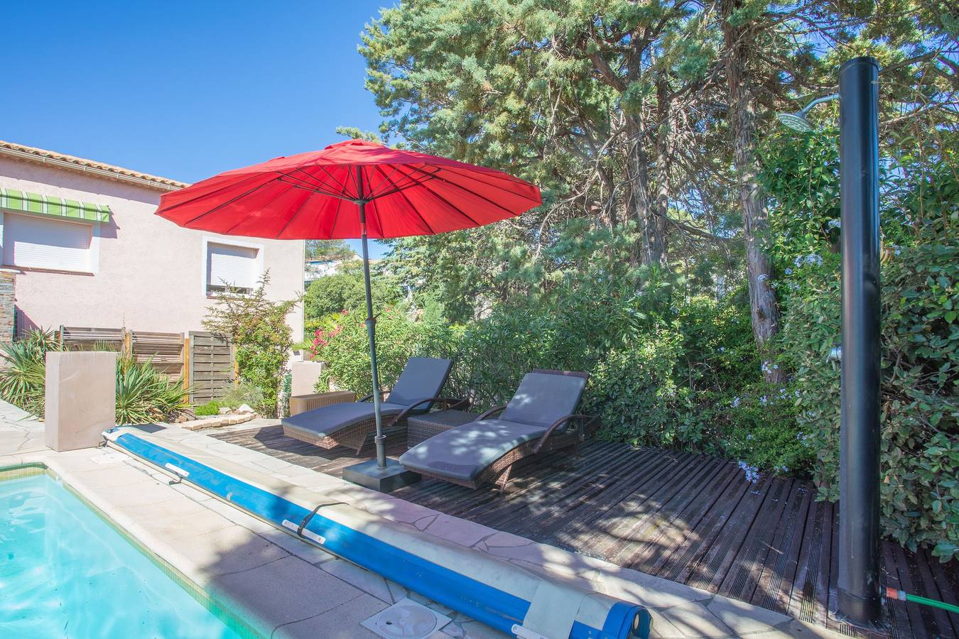 Appartement entier, Appartement 'Ptit Coin De Paradis Plage Peguiere' avec piscine privée, Wi-Fi et climatisation in Saint-Raphaël, Massif de l'Esterel