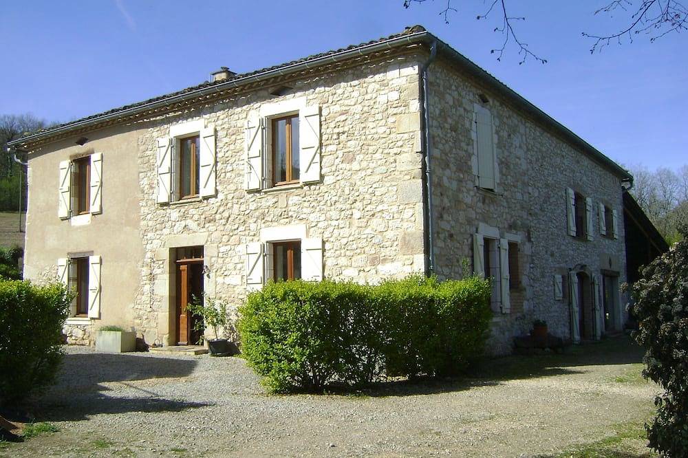 Chambres d'hôtes Tilleul à \"La Boriette\" au calme pour les amoureux de la nature in Castelnau-de-Montmiral, Région d'Albi