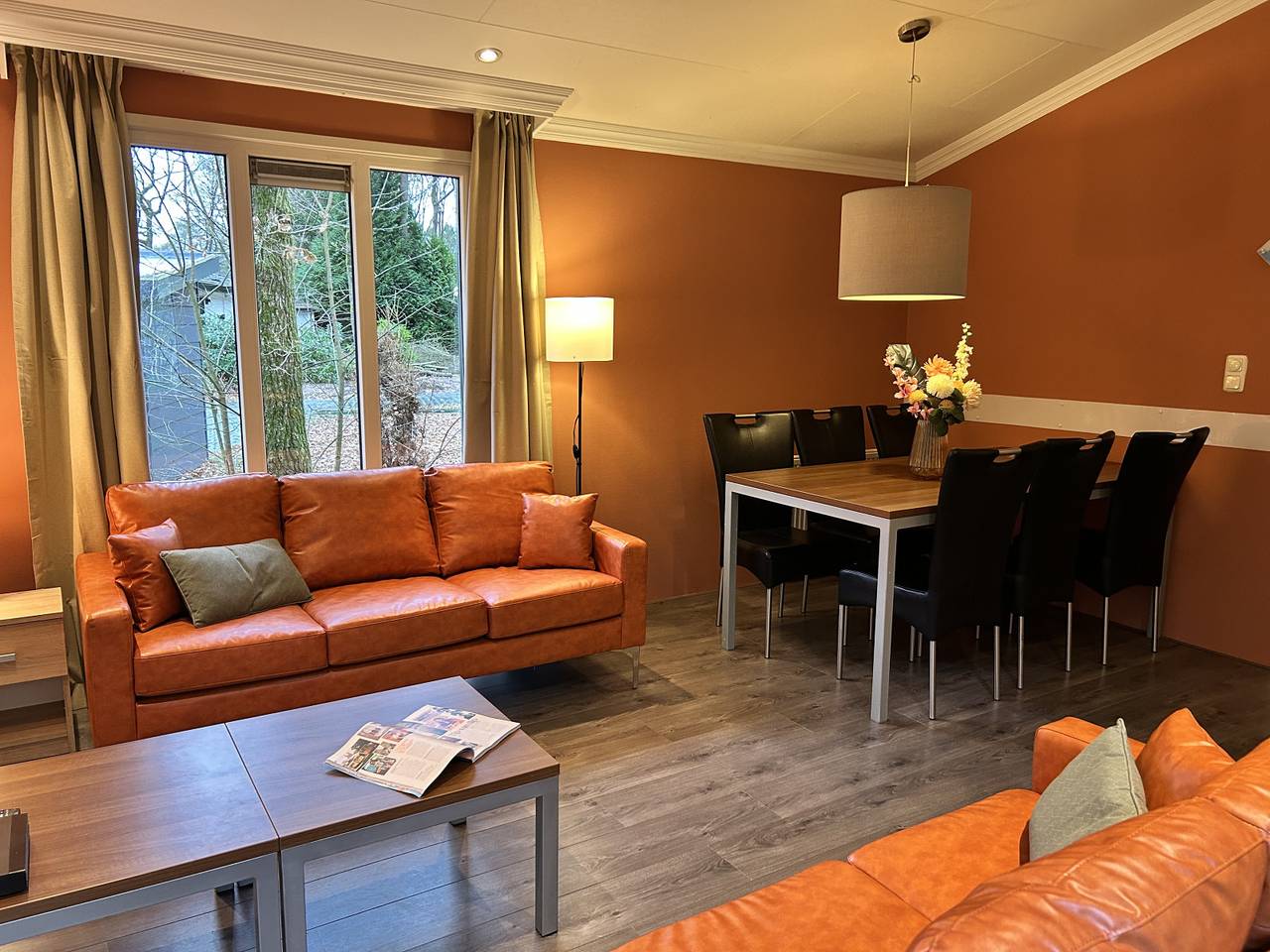 Knus 6 persoons vakantiechalet op bosrijk landgoed. in Hooghalen, Drenthe