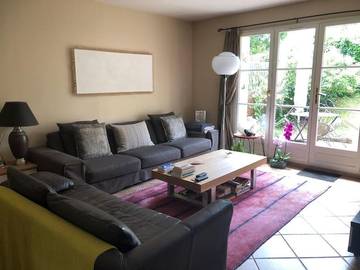 Location de vacances pour 6 personnes, avec jardin et balcon à Montfort-l'Amaury