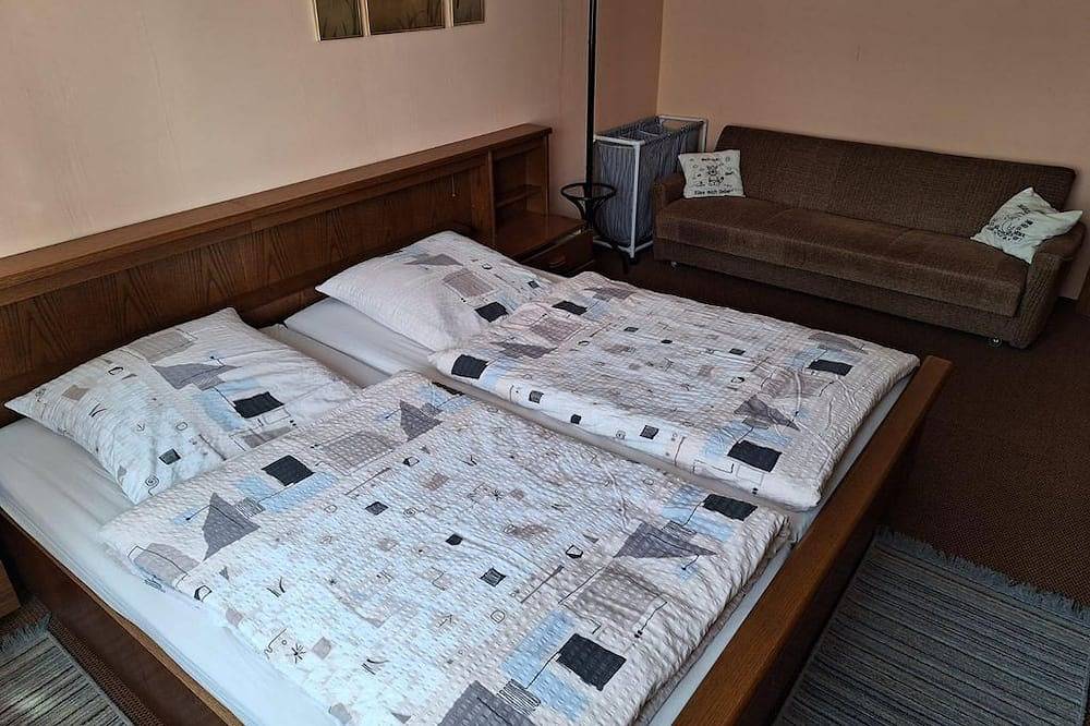 Ganze Wohnung, Ferienwohnung Marianne Simon - Appartement/Fewo, Dusche und Bad, Wc in Tann, Rhön-Hessen