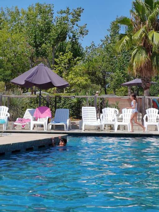 Gîte pour 4 personnes, avec jacuzzi et jardin ainsi que piscine et sauna dans Plage de l'Espiguette - 2
