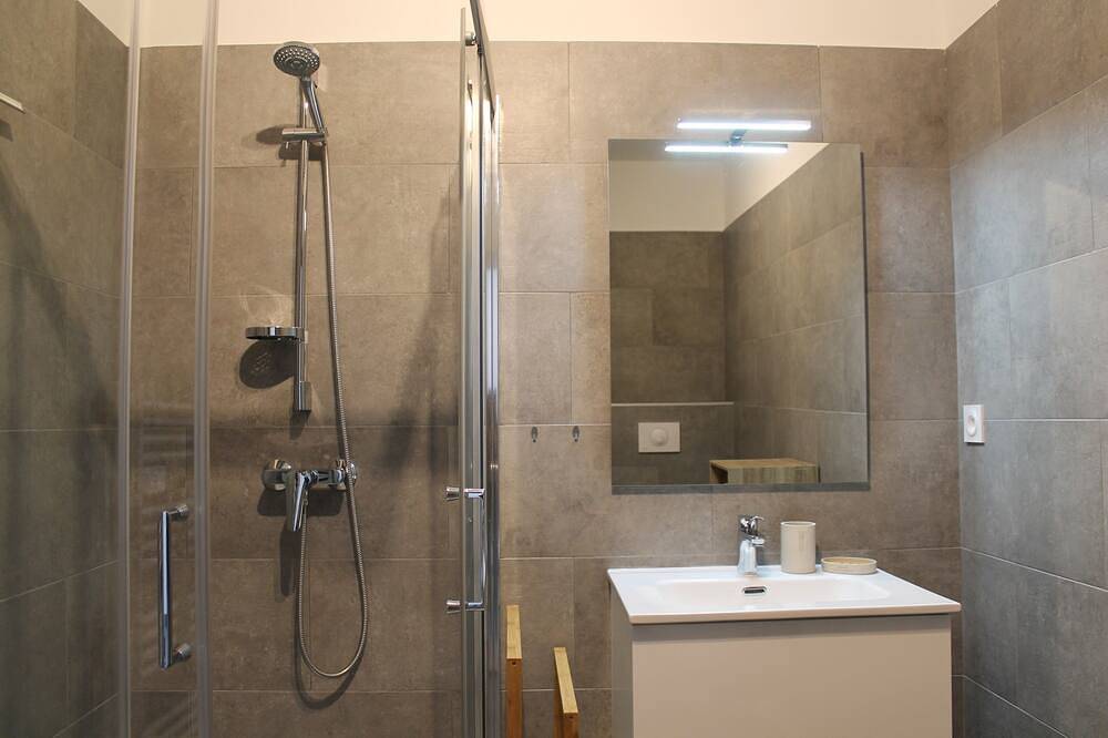 Ganze Wohnung, Appartement Neuf 1ch. Centre Aléria in Aléria, Corte und Umgebung