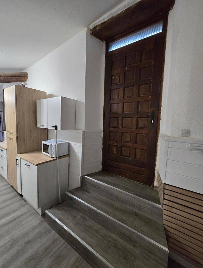 Appartement entier, Grand T3 Wifi 2 chambres 82m2 centre Foix stationnement devant le logement in Foix, Ariège